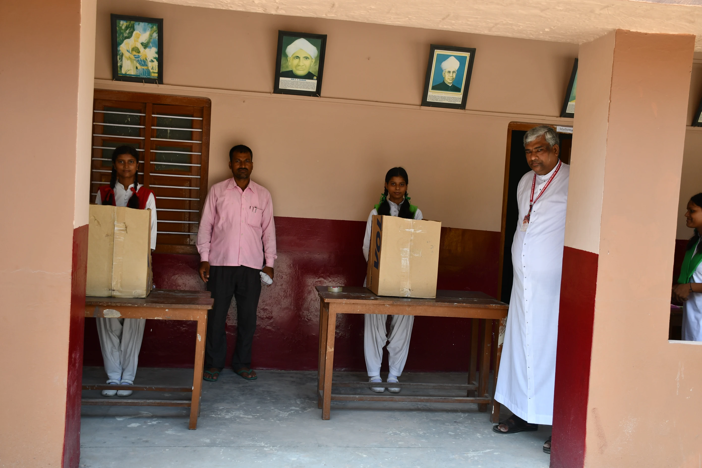 आज हमारे विद्यालय में Captain & Vice Captain के लिए चुनाव कराया गया ,